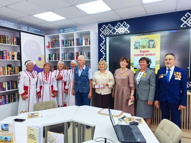 Виталий Михайловӑн халӑх тетелӗнчи страницинчен илнӗ сӑнӳкерчӗк